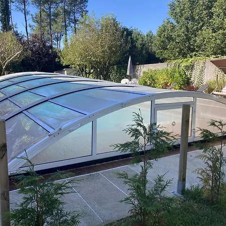 Demi - Piscina Cubierta Apartmán